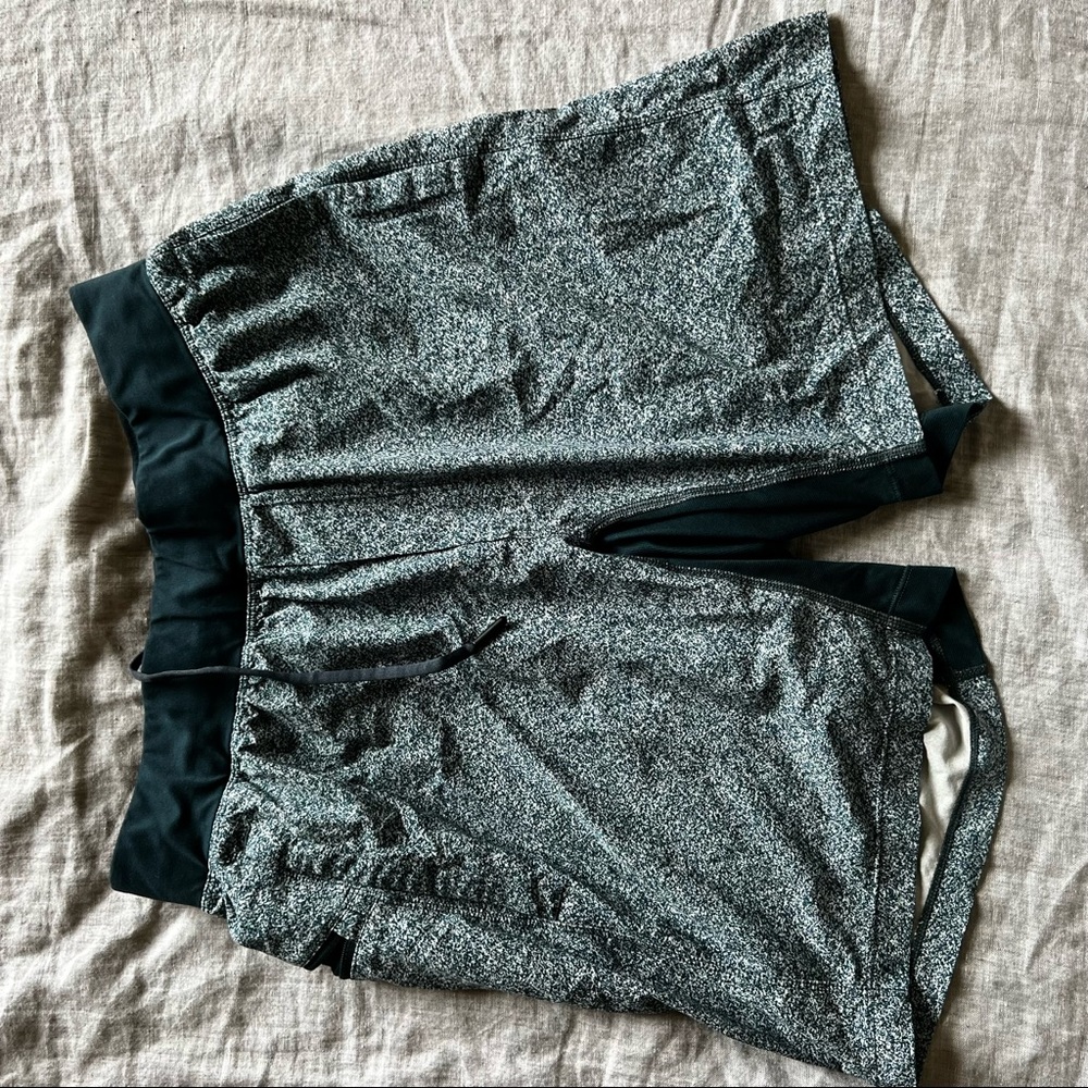 Lululemon surge 7” inseam running shorts blue design mens medium